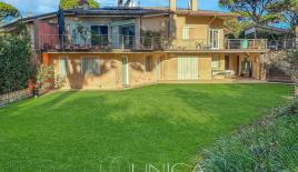 Villa para 2 200 000 euro en Roccamare, Italia