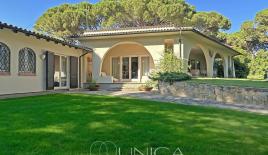 Villa para 1 200 euro por día en Roccamare, Italia