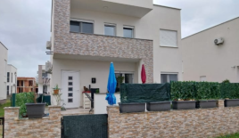 Haus für 175 000 euro in Montenegro