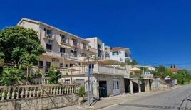 Mietshaus für 1 500 000 euro in Halbinsel Luštica, Montenegro