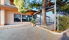 Hotel for 3 700 000 euro in Manerba del Garda, Italy