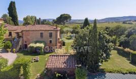 House for 1 050 000 euro in Montepulciano, Italy