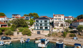 Villa für 1 900 000 euro in Rogoznica, Kroatien