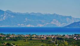 Terrain pour 1 100 000 Euro à Desenzano del Garda, Italie