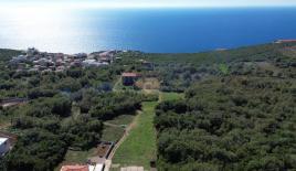 Grundstück für 210 000 euro in Budva, Montenegro