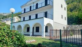 Hotel, albergo per 630 000 euro a Petrovac, Montenegro