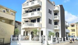 Hotel, albergo per 1 900 000 euro a Budva, Montenegro