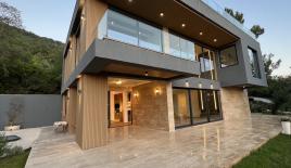 Villa per 2 500 000 euro a Kotor, Montenegro