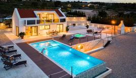 Villa per 1 290 000 euro sull'isola di Brazza, Croazia