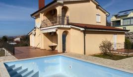 Villa per 625 000 euro a Kraljevica, Croazia