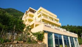Hotel, albergo per 2 700 000 euro a Kotor, Montenegro