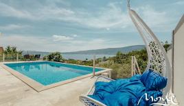 Hotel for 630 000 euro in Bijela, Montenegro
