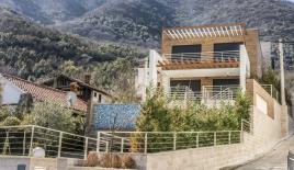 Villa pour 1 480 000 Euro à Stoliv, Monténégro