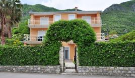 Villa para 1 300 000 euro en Prcanj, Montenegro