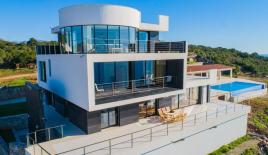 Villa for 2 500 000 euro in Krimovica, Montenegro