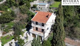 Villa für 1 150 000 euro in Tivat, Montenegro