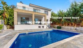 Villa for 1 050 000 euro in Paphos, Cyprus