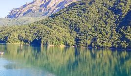 Grundstück für 990 000 euro in Pluzine, Montenegro