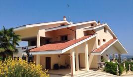 Villa für 650 000 euro in Pescara, Italien