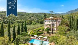 Villa für 2 250 000 euro in Arezzo, Italien