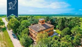 Villa für 3 800 000 euro in Modena, Italien