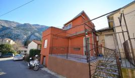 Haus für 1 000 euro pro Monat in Kotor, Montenegro