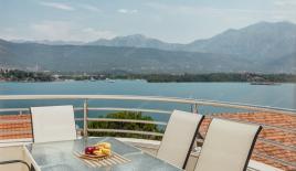 Wohnung für 240 000 euro in Tivat, Montenegro