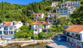 Haus für 1 400 000 euro in Rose, Montenegro