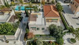 Villa für 2 725 000 euro in Herceg-Novi, Montenegro