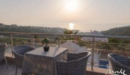 Hotel, albergo per 1 300 000 euro a Utjeha, Montenegro