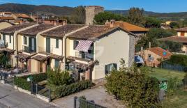 Villa für 195 000 euro in Tuoro sul Trasimeno, Italien