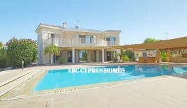 Villa for 2 400 000 euro in Paphos, Cyprus