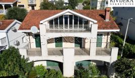 Casa per 400 000 euro a Herceg-Novi, Montenegro