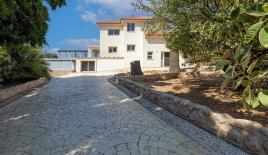 Flat for 895 000 euro in Paphos, Cyprus