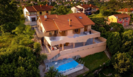 Casa per 2 499 000 euro a Opatija, Croazia