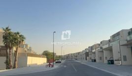 Townhouse for 917 037 euro in Dubai, UAE