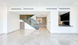 Bungalow for 2 821 613 euro in Dubai, UAE