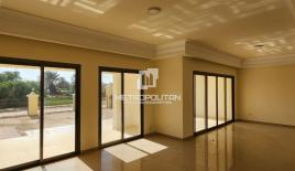 Villa para 2 152 euro por mes en Ras al-Jaima, EAU