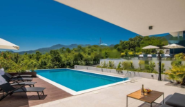 Casa per 890 000 euro a Opatija, Croazia