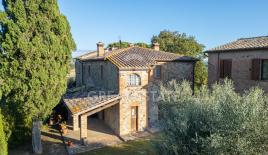 House for 320 000 euro in Citta della Pieve, Italy