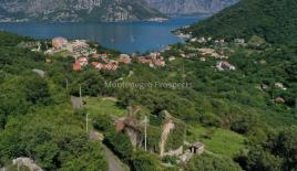 Grundstück für 375 000 euro in Morinj, Montenegro