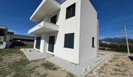 Casa para 350 000 euro en Montenegro