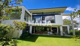 Haus für 811 388 euro in Ecuador