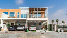 Casa adosada para 669 059 euro en Dubái, EAU