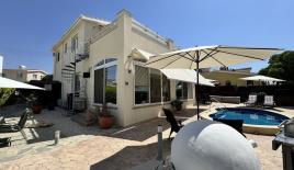 Villa for 395 500 euro in Paphos, Cyprus