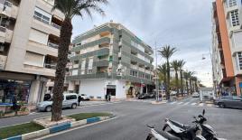 Tienda para 1 000 euro por mes en Torrevieja, España