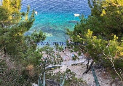 Grundstück für 2 200 000 euro in Omis, Kroatien