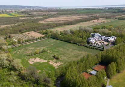 Terreno per 2 420 000 euro a Heviz, Ungheria