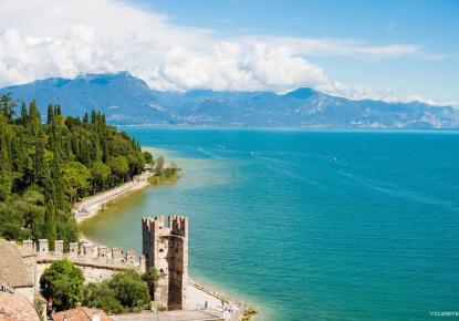 Terrain pour 1 950 000 Euro à Sirmione, Italie
