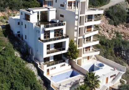 Villa for 1 600 000 euro in Dobra Voda, Montenegro